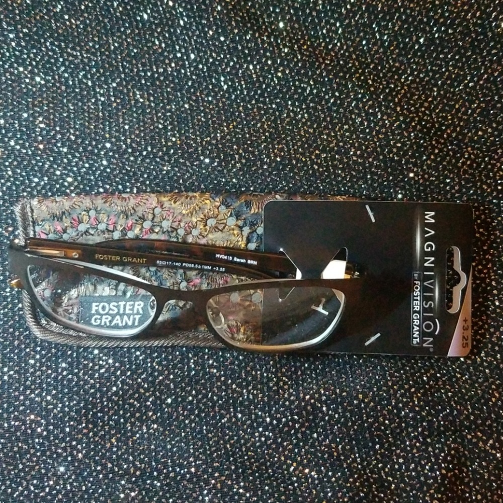 Magnivision by Foster Grant +3.25 women with case